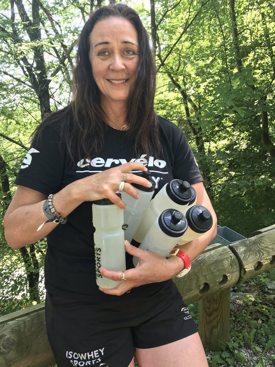 #tourdesavoie feed station with @IsoWheySwissWel rehydrating on a hot day!@SwissWellness1 <a href="/IsoWheySports/">IsoWheySports</a>