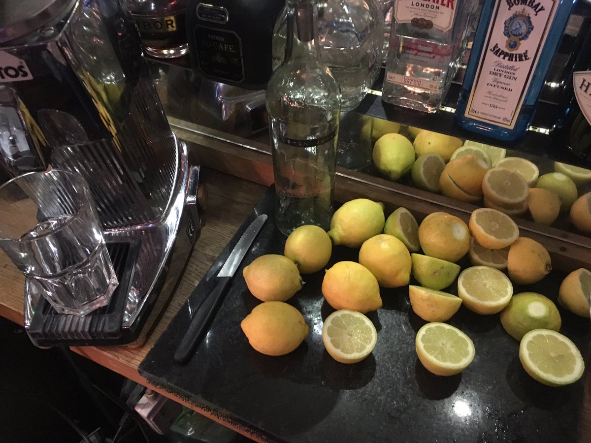 When life gives u lemons...make a pornstar martini 👌🍸🍋