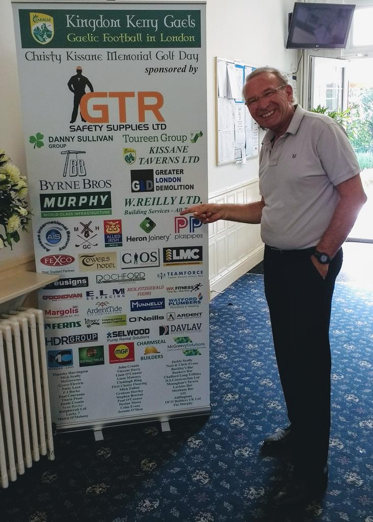 Brilliant golf day with the Selwood and Murphy boys loads of laughs... Thanks lads   : ))