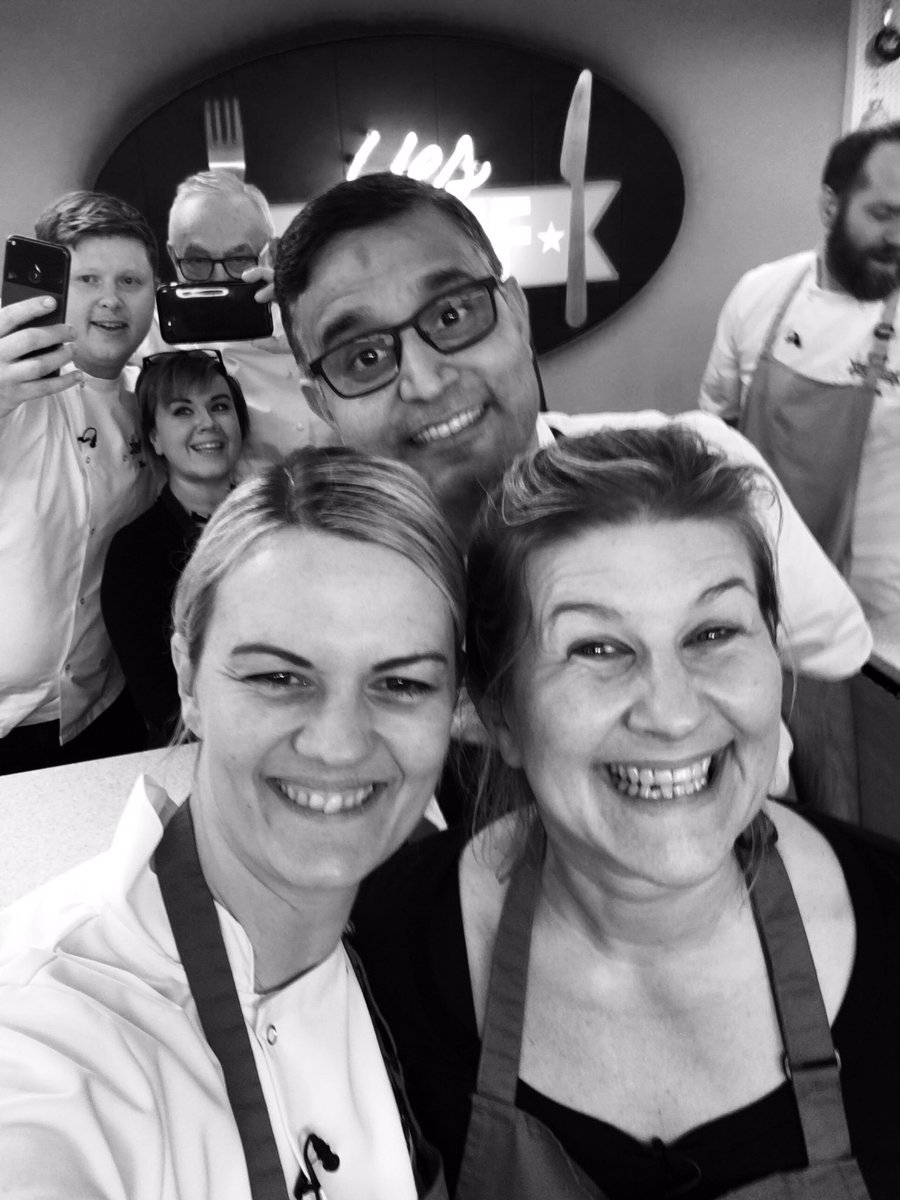 Great team me and Clare <a href="/YesChefTV/">Yes Chef TV</a> Great chefs @atulkochhar great show