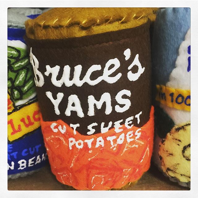 brucesyams's tweet photo. #BrucesYams was among many groceries commemorated in this #feltastic #bodega! ➡️ https://t.co/mWksc72SFJ. @sewyoursoul 📷: @jrexplorersclub https://t.co/2qBOeMWGz1
