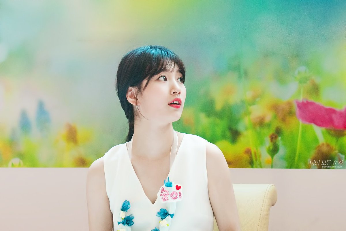 suzymoment94's tweet photo. 170615 #수지 #SUZY 화사해 https://t.co/4QPMK7As20