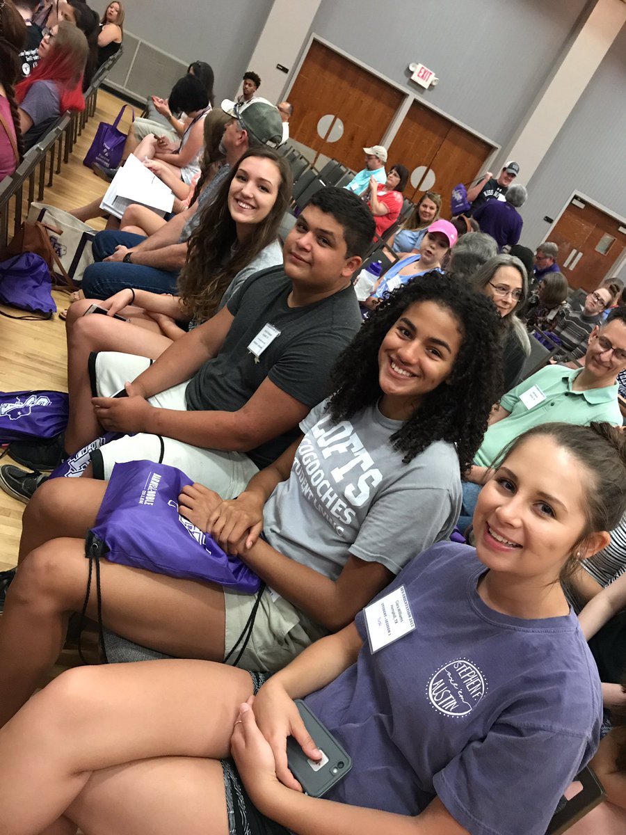 SFAJessica's tweet photo. Some of my fave jacks here for freshman orientation.  @SFASUadmissions  @HemphillISD https://t.co/hD9eYahCRr