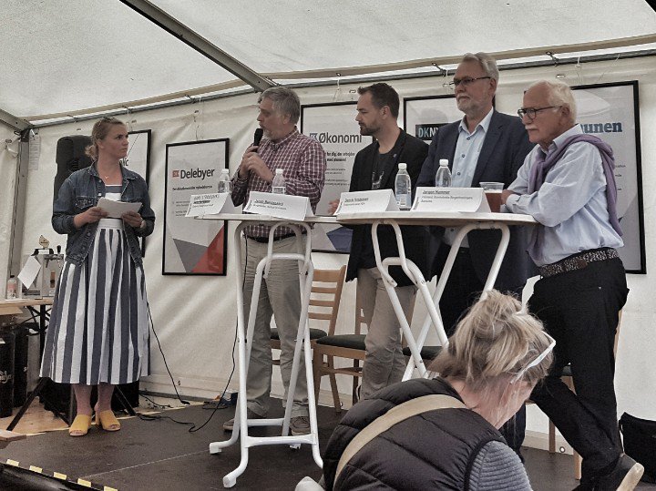 Debat om samskabelse og velfærdsstat: "Frivillighed og civilsamfund er rykket op på den kommunale dagsorden." #fmdk #frivillighed #dkcivil
