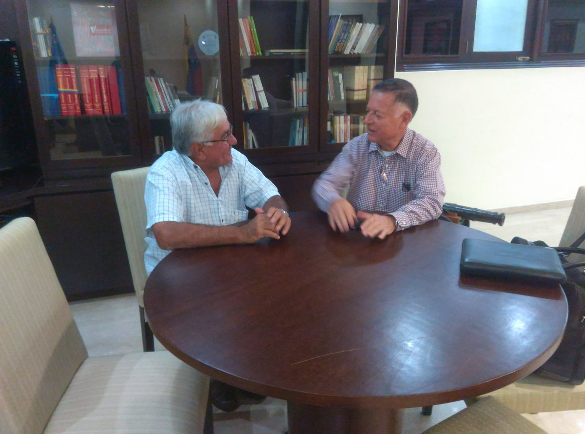 PanchoArias2012's tweet photo. Conversamos con el Alcalde Mario Urdaneta para avanzar en proyectos de desarrollo para el municipio Jesus Enrique Losada del estado. https://t.co/kKjEXUkz0K