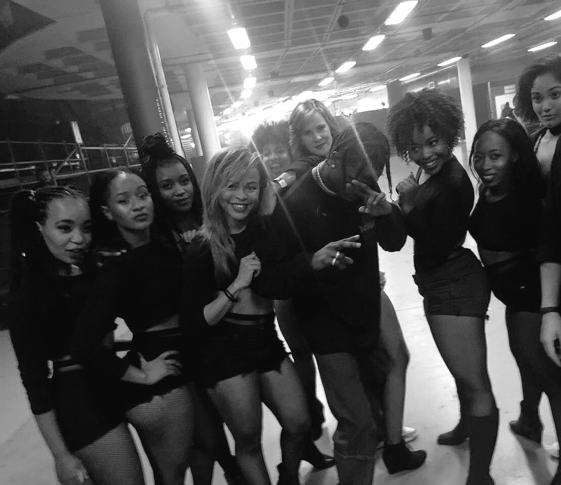 racquel_bre_ana's tweet photo. TRAVIS SCOTT BABY. Dancing. Birds in the trap 🕊🍃
I Love my job 😍
@COREOCREATIVES 
#DancersInSA
#TravisScottXBrysonTiller https://t.co/BSx2VO9WtU