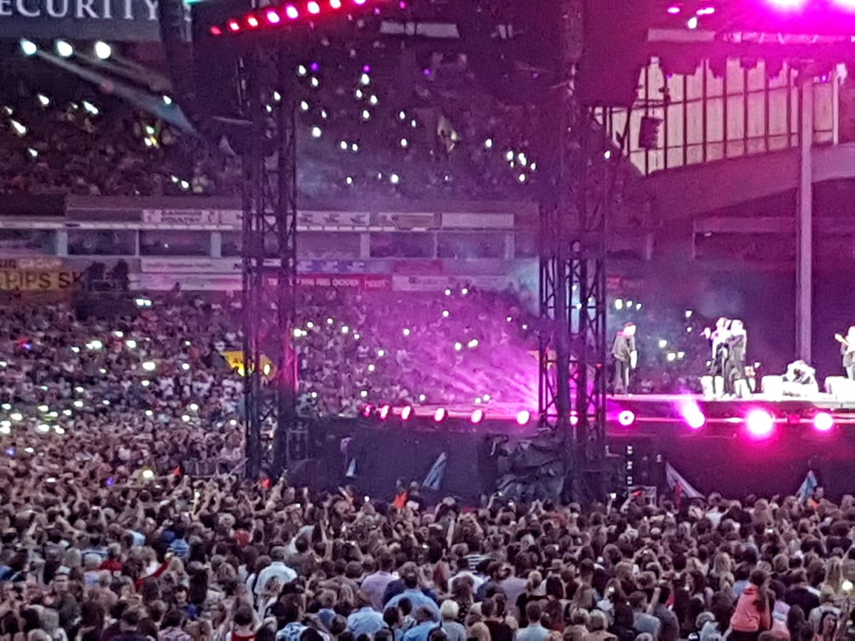 tracy tustin tweet media