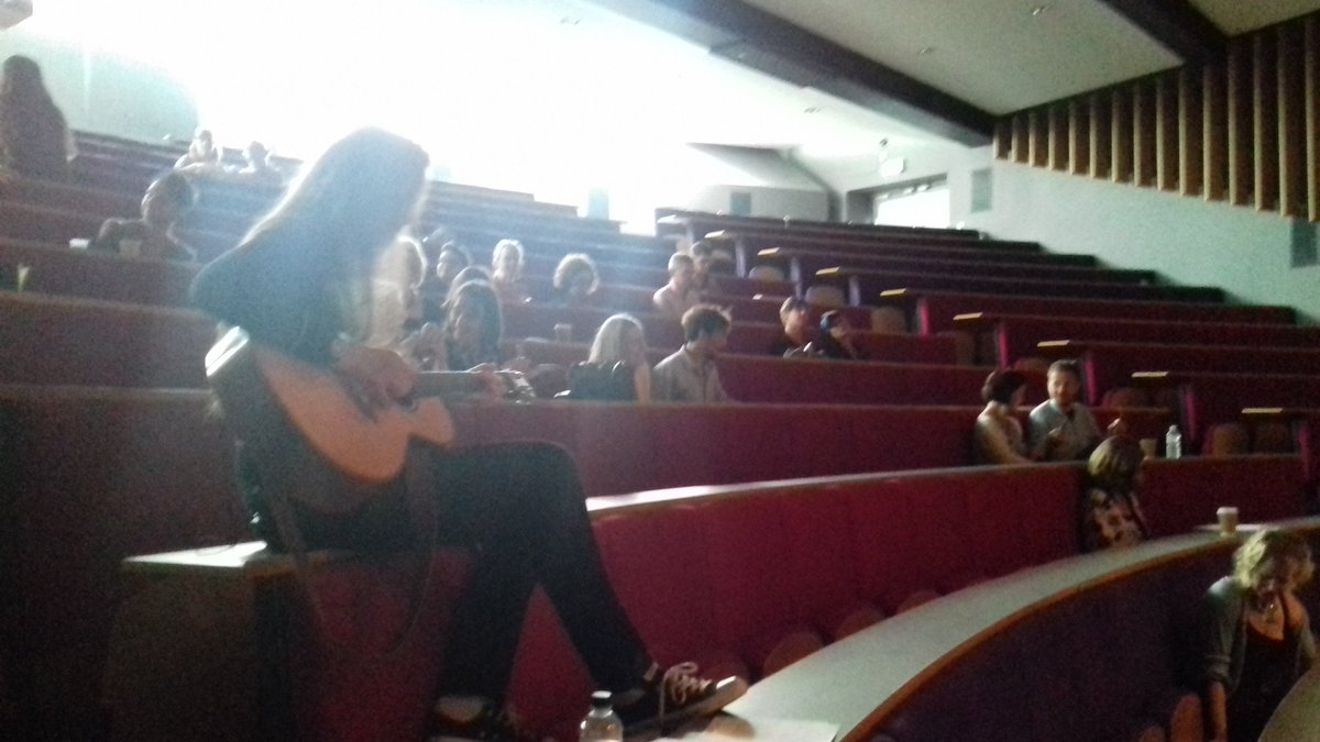 Wignallbros's tweet photo. Kitrina Johnson beautifully playing in her keynote audience #voicingexperience https://t.co/5TZpa0dRtM