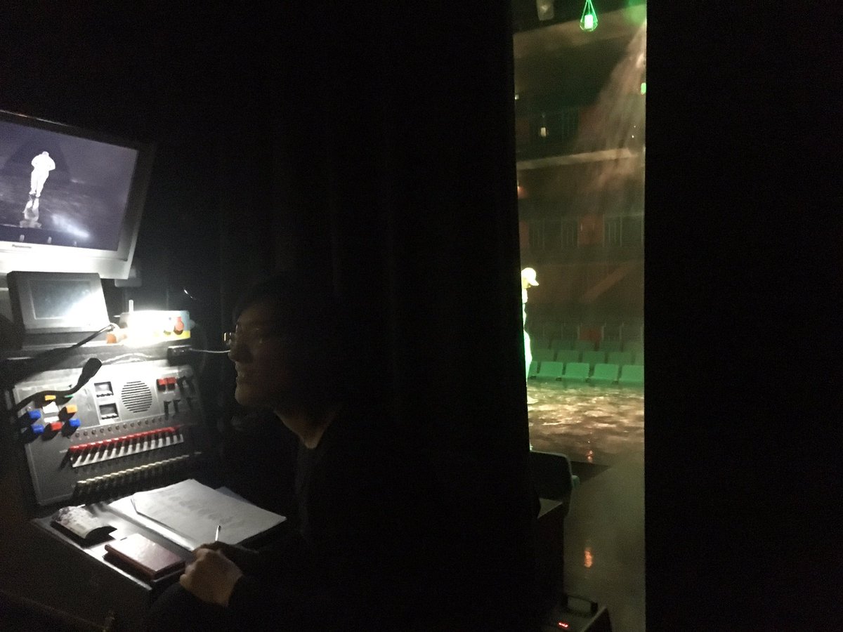 HuCostume's tweet photo. Sneeky backstage pics during this mornings tech rehearsal still time to get tickets performances 7&amp;9pm #HuddCWT17 @ADAHuddersfield @theLBT https://t.co/bzARi6nsUJ