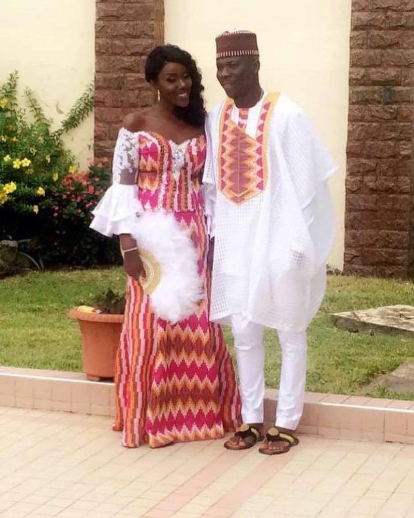 Bra_Perucci's tweet photo. Congrats StoneBwoy (@stonebwoy) &amp; Dr Louisa. 😍😘😍😘❤️🎁💍
More on https://t.co/kjBxPo7uu6
#ghanawedding #traditionalw… https://t.co/SblXxfudRJ https://t.co/ClmdHstXZK