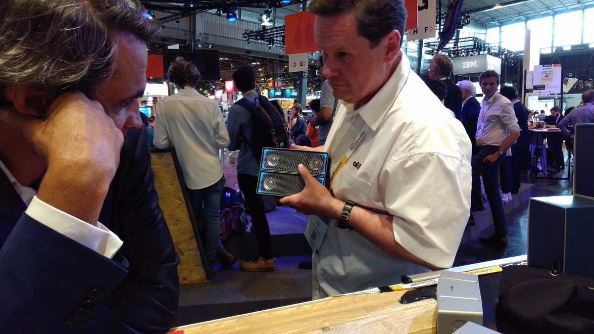 macway_fr's tweet photo. Découvrez le stand @aiFidelity et leurs enceintes portables empilables au salon @VivaTech ! #VivaTechnology2017 https://t.co/9E0KcMZk4j