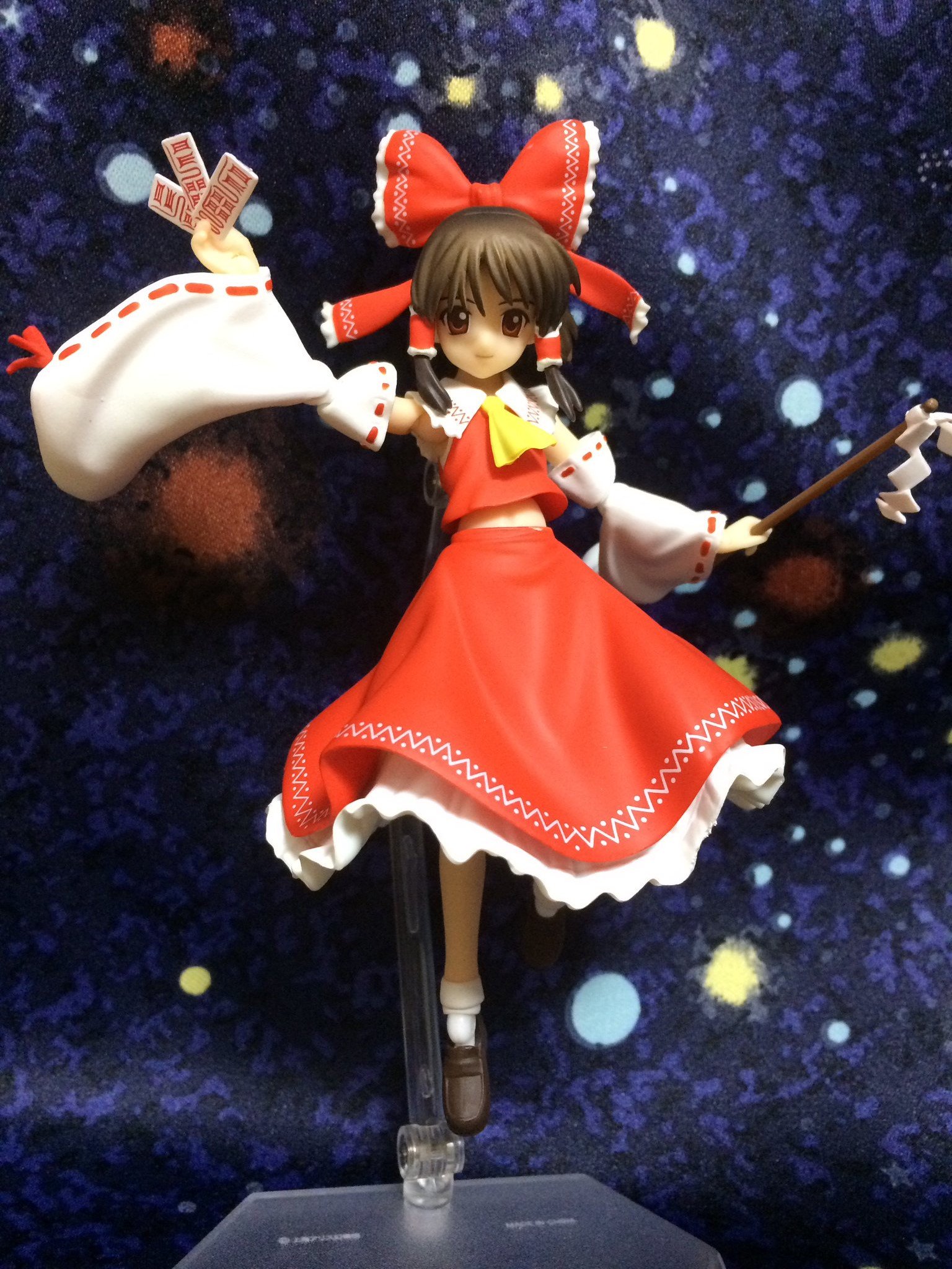 39号 Ar Twitter 東方project 幻想万華郷 東方の二次創作アニメ 幻想万華鏡 でおなじみの るなむーさんのイラスト をfigmaで再現してみました 手首はイラストと左右非対称なので写真は反転してます 足が見えるよう工夫したつもりです いかがでしょうか