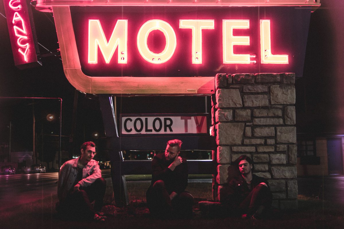 wearewyland's tweet image. This music video is everything. @modernchemistry @substream #EverythingInGold #substream

crwd.fr/2suHFB1