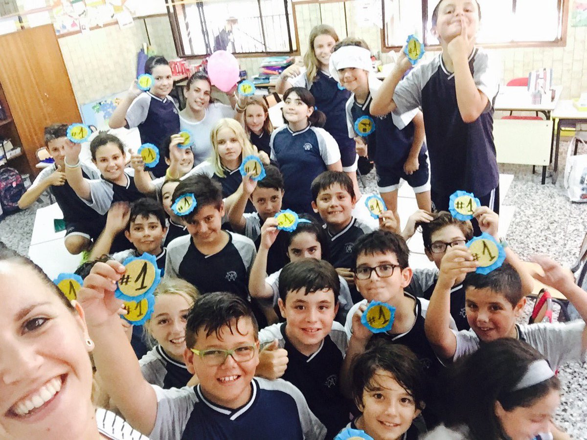 year4rocio's tweet photo. Ell@s son l@s#1!Gracias a la seño Ana x haber compartido este trocito con nosotr@s.Y a vosotros...siempre aquí♥️!🙃 https://t.co/q5Iqa1IAxf