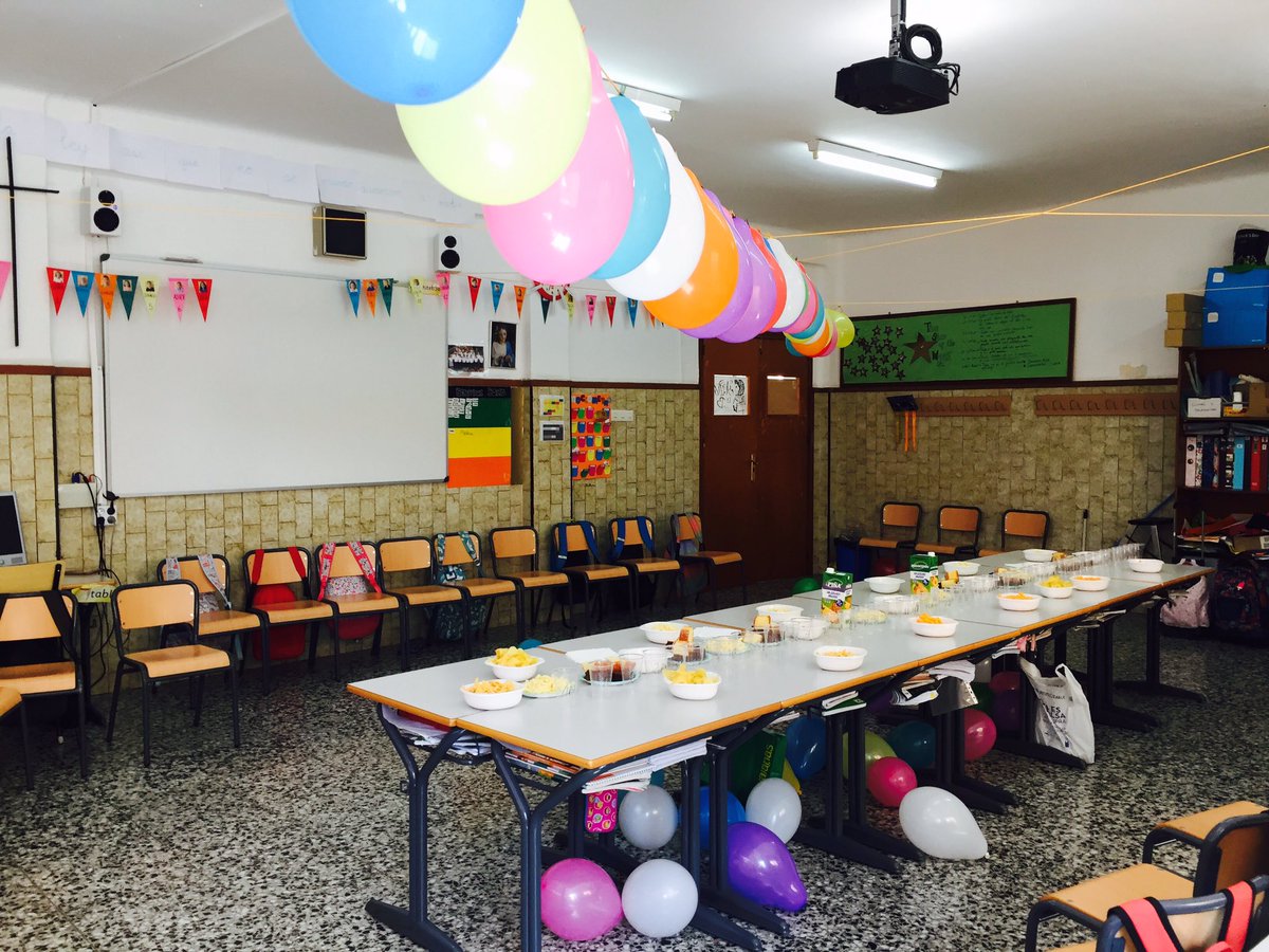 year4rocio's tweet photo. Ell@s son l@s#1!Gracias a la seño Ana x haber compartido este trocito con nosotr@s.Y a vosotros...siempre aquí♥️!🙃 https://t.co/q5Iqa1IAxf