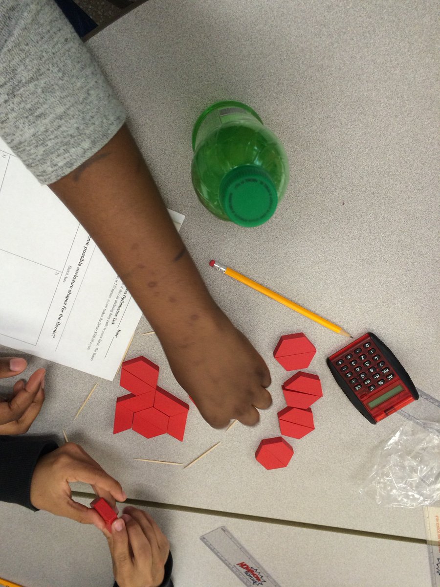 ChristineArieT's tweet photo. Building fences with rising 10th graders #CATCHgrant @uindy https://t.co/8TQlT4jRcK