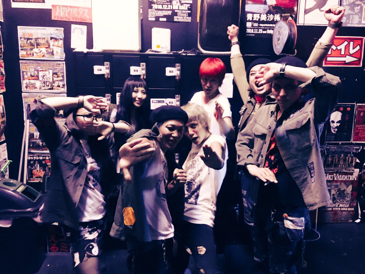 alkasilka's tweet photo. 遅くなりましたが、東京･栃木･北海道ありがとうございました！各地域とも出演者が最高で、お客さんも遠方からもわざわざ来てくれた方々も居て、とても感謝しています。
面白い人、優しい人、狂った人、色んな人々に出会えて、大好きな人ばかりが増えた素晴らしいツアーでした。
本当にありがとう！ https://t.co/E1OGfixYQb
