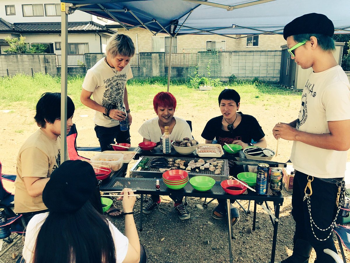 alkasilka's tweet photo. 遅くなりましたが、東京･栃木･北海道ありがとうございました！各地域とも出演者が最高で、お客さんも遠方からもわざわざ来てくれた方々も居て、とても感謝しています。
面白い人、優しい人、狂った人、色んな人々に出会えて、大好きな人ばかりが増えた素晴らしいツアーでした。
本当にありがとう！ https://t.co/E1OGfixYQb