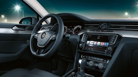 jaimethegaditan's tweet photo. Preparado para el cambio @VW_es #DigitalCockpit #Passat #PassatSport #240cv #4motion https://t.co/d46jQ0jtq3