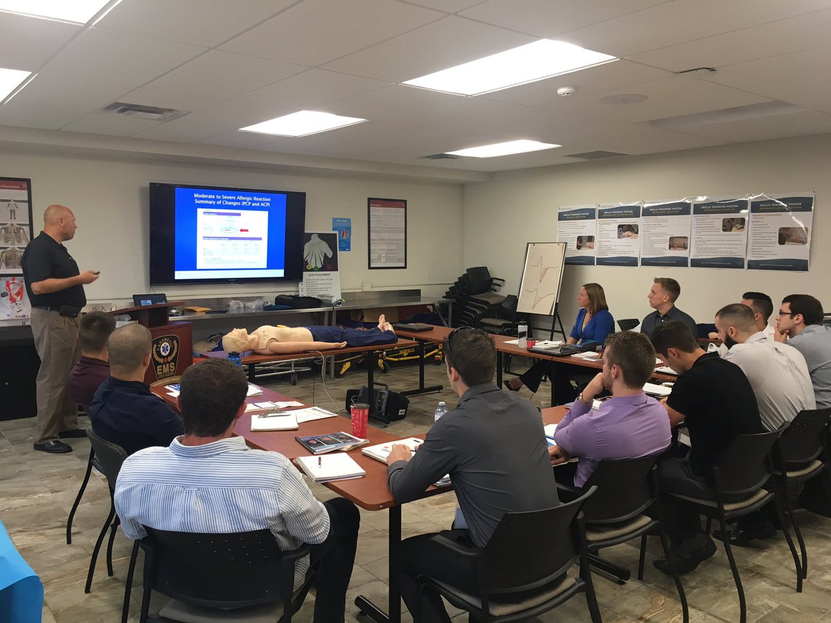 EssexWindsorEMS's tweet photo. Day 1 of our 2017 New Recruit Orientation. First order of business, @SWORBHP Certification. https://t.co/x0IXrVSuGq