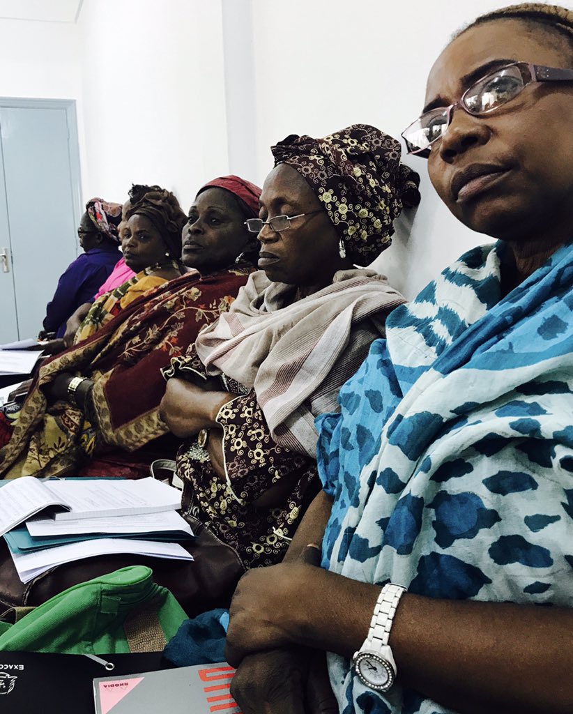 CongoUnfpa's tweet photo. Formation de personnel de santé sur l'intégration de l'initiative #FTYM dans les CS des districts sanitaires de Makélékélé et Talangai https://t.co/gcxeX5uPMM