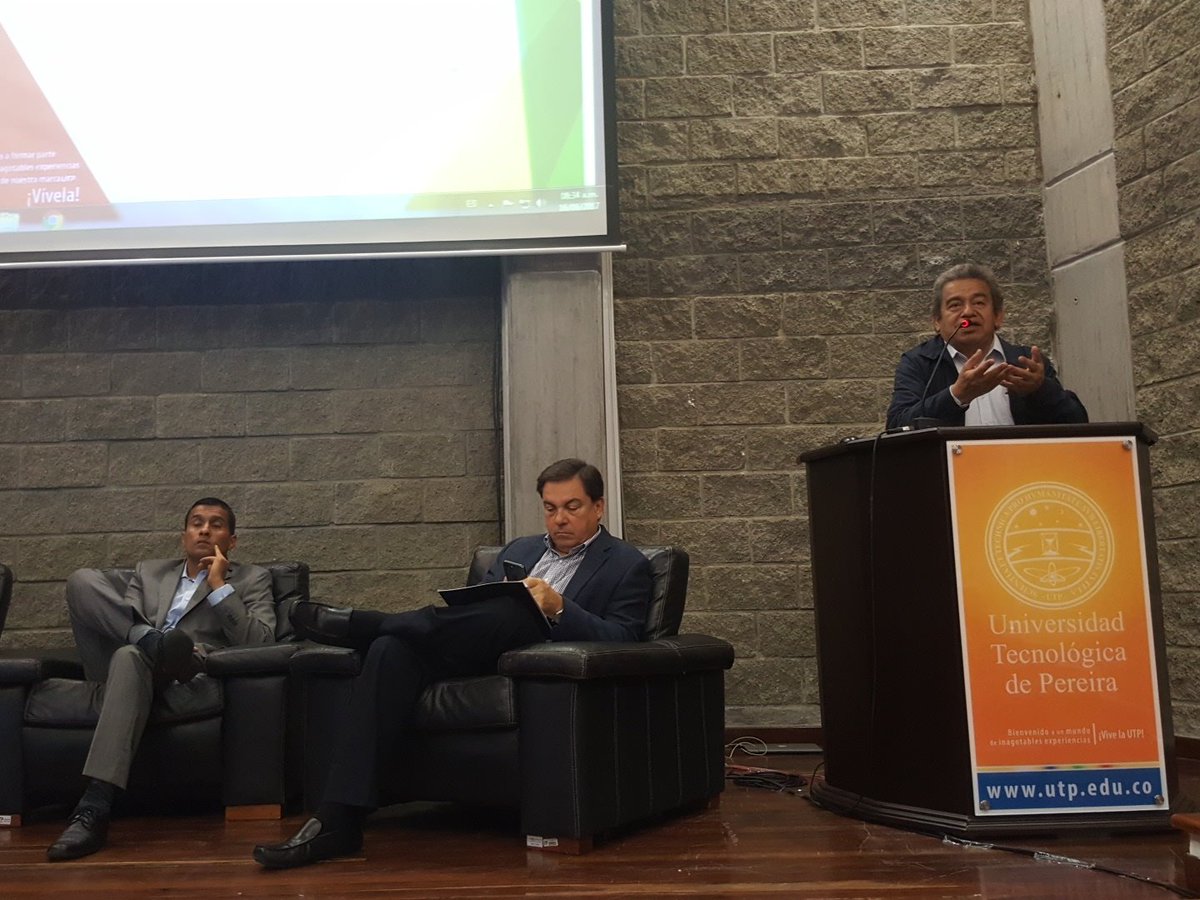 acofi's tweet image. Luis Benitez de @IngenieriaUNBog y #REDIMEC destaca importancia relación universidad industria en Foro en @UTPereira