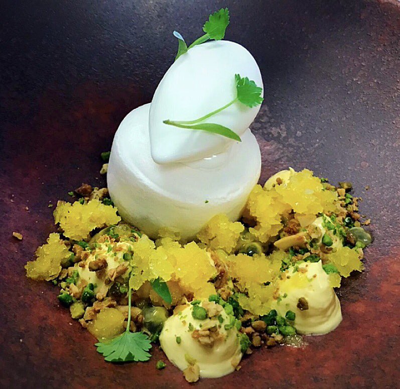 Passionfruit pavlova 😍 my favourite pud on the menu! <a href="/AngelHotelBury/">The Angel Hotel Bury</a>