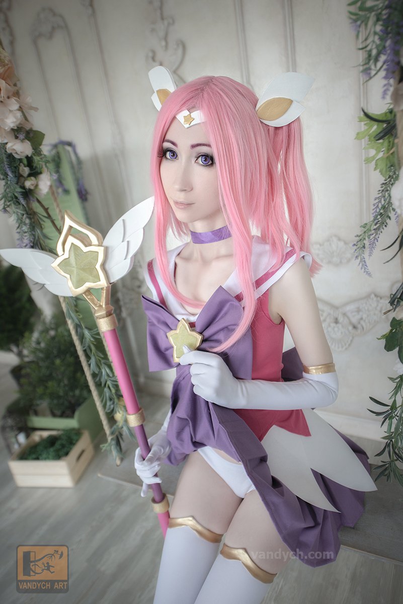 Alex_VanDych's tweet photo. Lux star guardian, new photo
#LeagueOfLegends #cosplay
#sexy #hotasian #girl #upskirt #cute_face https://t.co/fvq0ZGbewX