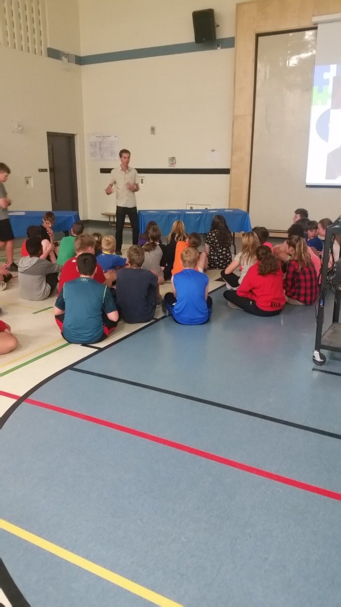 CEC_GWD's tweet photo. Jason Bavington from @mdnghtillusions highlighting his career to students @johngaltps! Thanks so much for coming :) https://t.co/roEd7s5diL