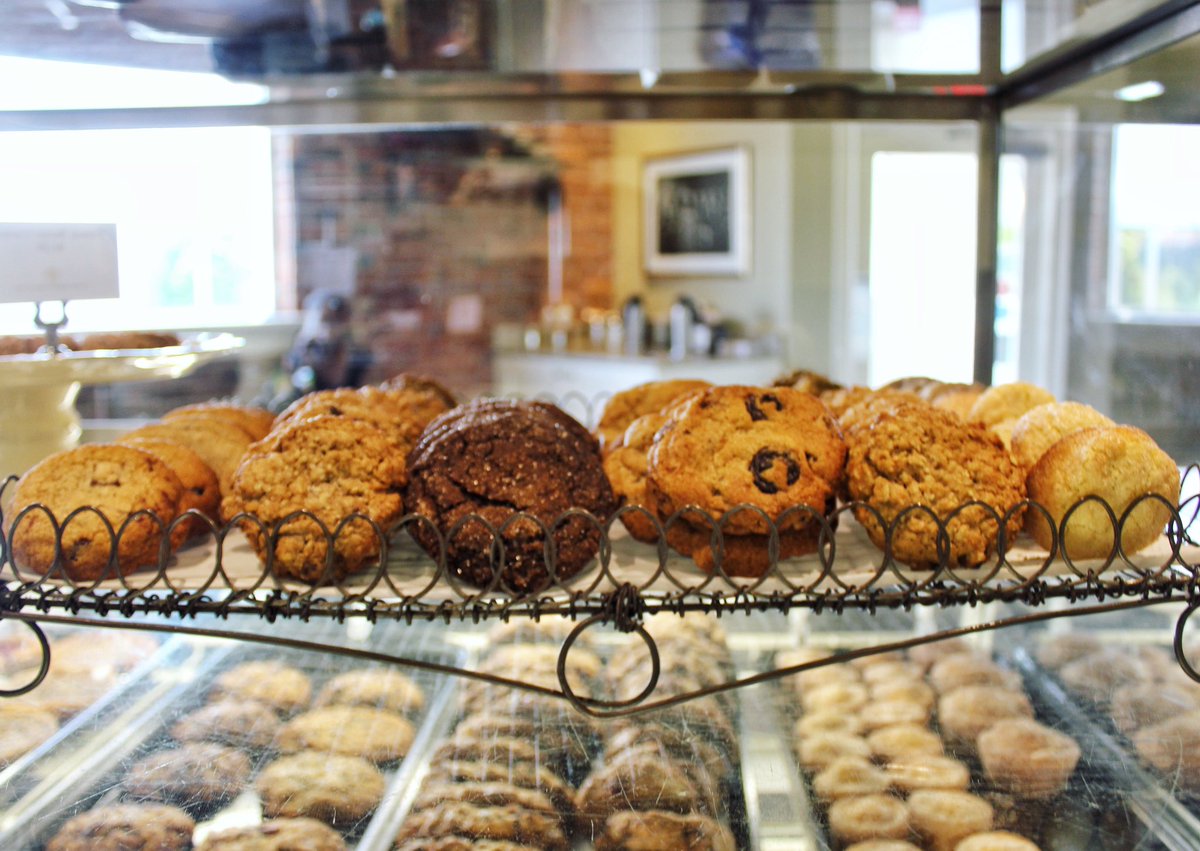 SoNoBakingCo's tweet photo. Congrats to the Darien Boys Lax Team on their undefeated season! Bring your lacrosse stick into SoNo Baking Co. Darien for a free cookie! https://t.co/d42ClY1Ve5