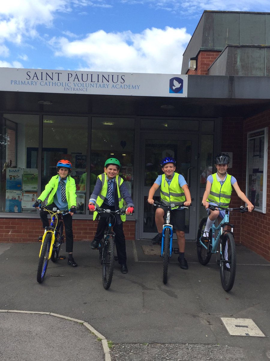 RedcarEston_SSP's tweet photo. Happy trainees who have all passed their #bikeabilitylevel2 @stpaulinus. https://t.co/npllJc5pi9