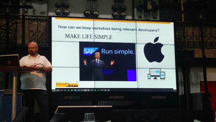 sitbarcelona's tweet photo. @douglas_erp on stage talking about  #ScreenPersonas vs #Fiori @sapdesigns
 #sitbcn @sapinsidetrack @SAPMentors  #espaiendesa https://t.co/PImstoPZn2