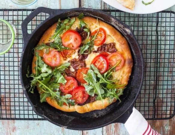 CastIronRecipes's tweet photo. How about homemade #Pizza to share this weeekend? Love this recipe by @GlobeFood #castiron #cooking #recipe https://t.co/Ev63y4jVSc https://t.co/SMmej4Ridv