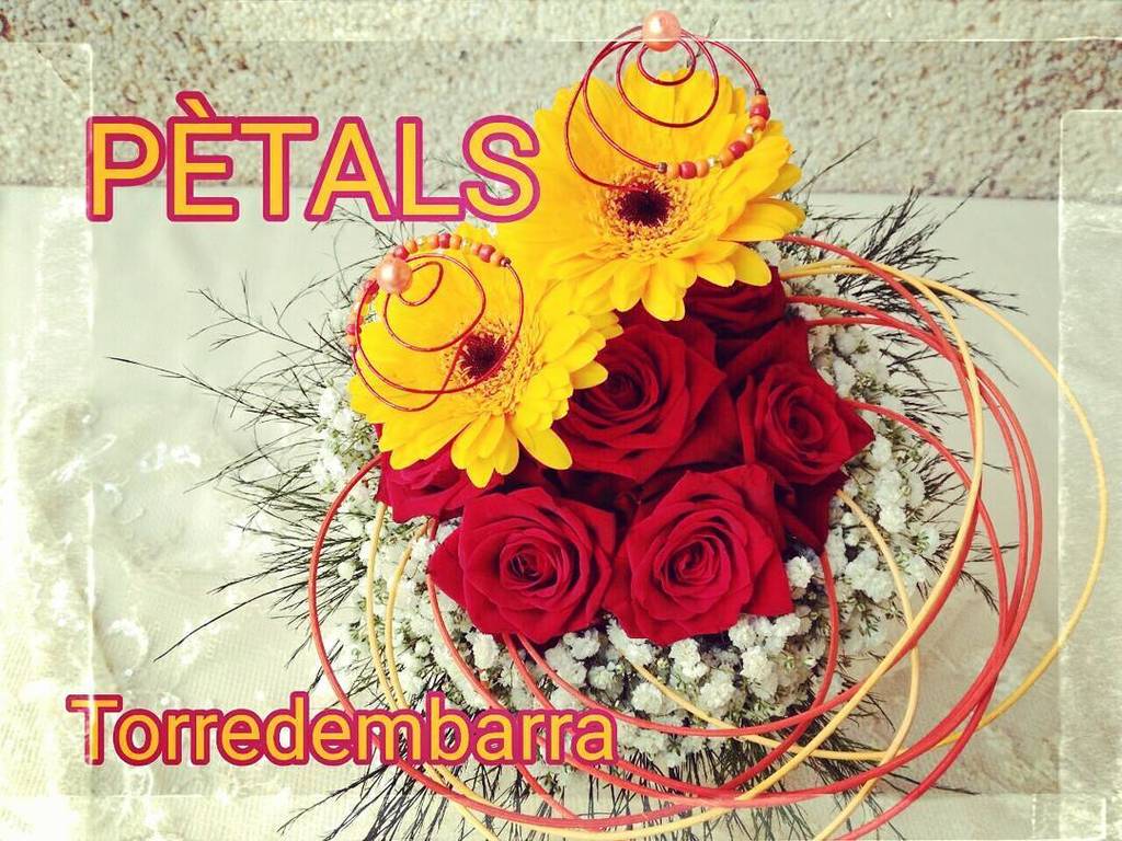 petalslatorre's tweet photo. COLORS D'ESTIU !! #ramsdeflors #bouquet #detallsfloralsdiferents #regalarflors #rosesvermelles #gerberes #florsdecolors #ramosdeflores #de… https://t.co/skmSWfiCRC