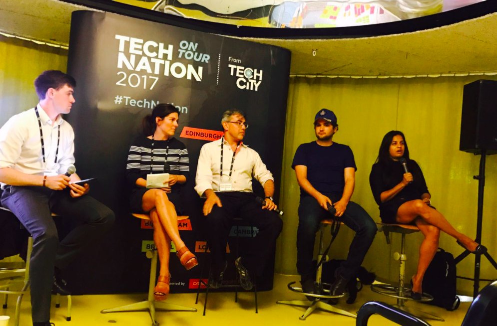 LoveCrafts tweet media