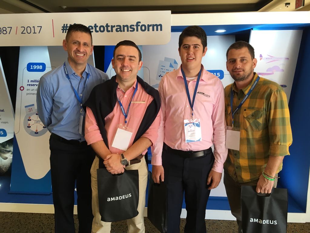 juandeos's tweet photo. @AmadeusLatam #timetotransform
El equipo Swissandina. https://t.co/4BnG6wUoKw