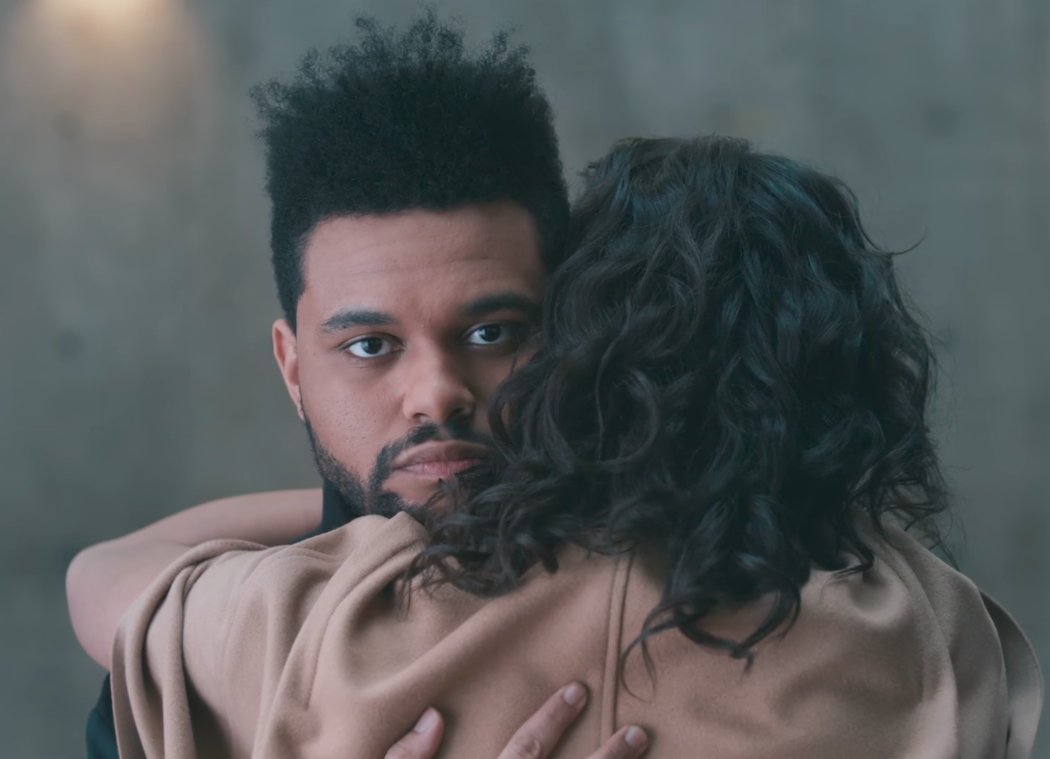 VoovixWorld's tweet photo. #MusicVideo alert from Canadian artist The Weeknd :"The Weeknd - Secrets"
CLICK HERE:https://t.co/2FRIdwOMvh
#TheWeeknd https://t.co/6wyKeJzADv