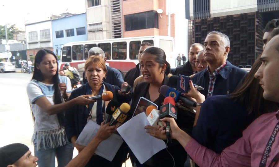 gabyarellanoVE's tweet photo. Los venezolanos hemos sido testigos de atrocidades en Los Verdes; Lechería; Candelaría; San Antonio; San Cristobal; Barquisimeto y mucho más https://t.co/eDQJoPTtiT