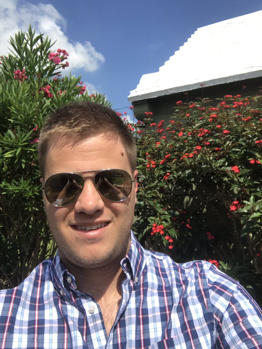 TheMarkAllan's tweet photo. Sad to be missing Friday Beer at the office, but still repping the #PlaidForDad in Bermuda! #EYTAGvsEverybody 😎🏝🍺 https://t.co/WPpnkdPlKw