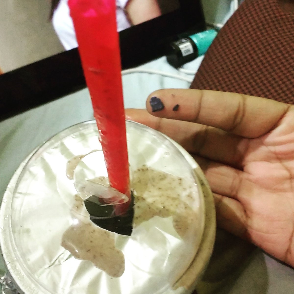 dspacedesign's tweet image. Fool me once, the series of plastic stones I found in my milk shake, adultery @creamandstone @creamandstonervm @swiggy @foodie @bangalore