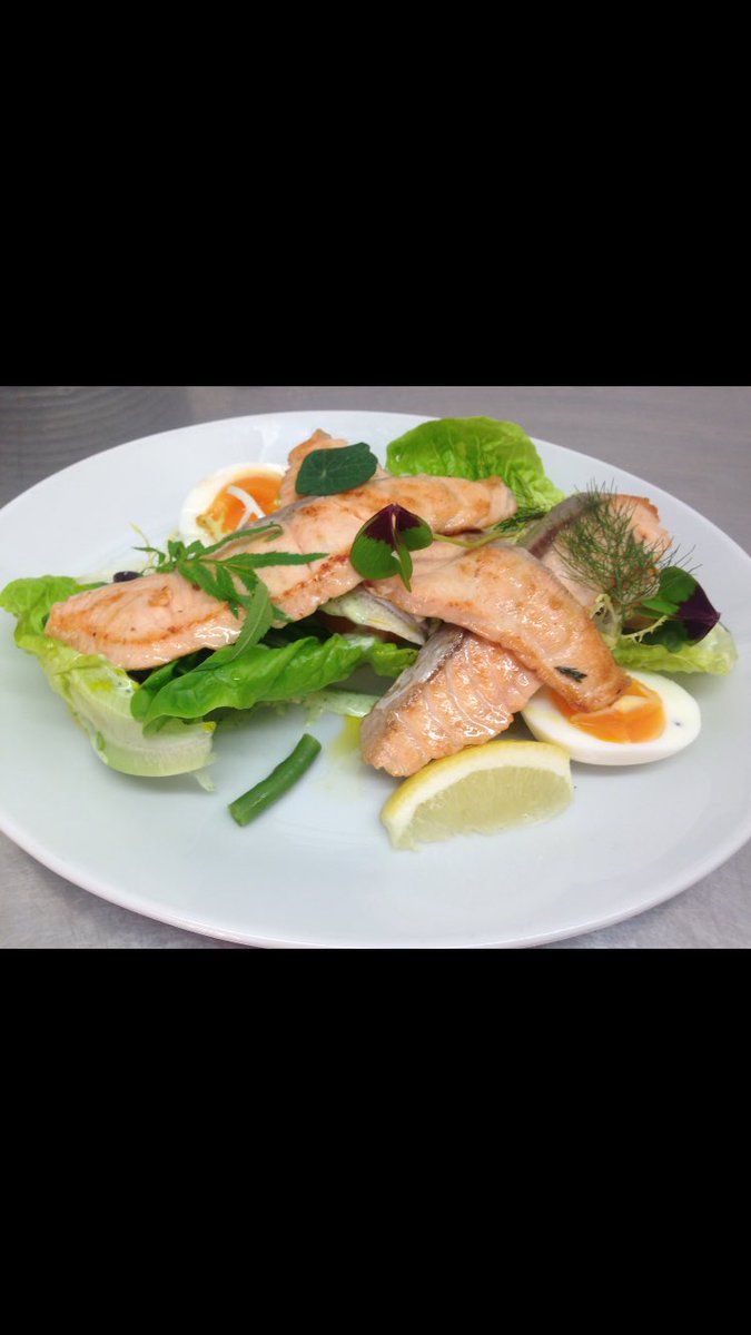 seanmccabe45's tweet photo. Salmon Niçoise salad with @northcountryken shoots on the specials this weekend @The_Ridley_Arms #simpleclassic https://t.co/0sOaSaIrZD