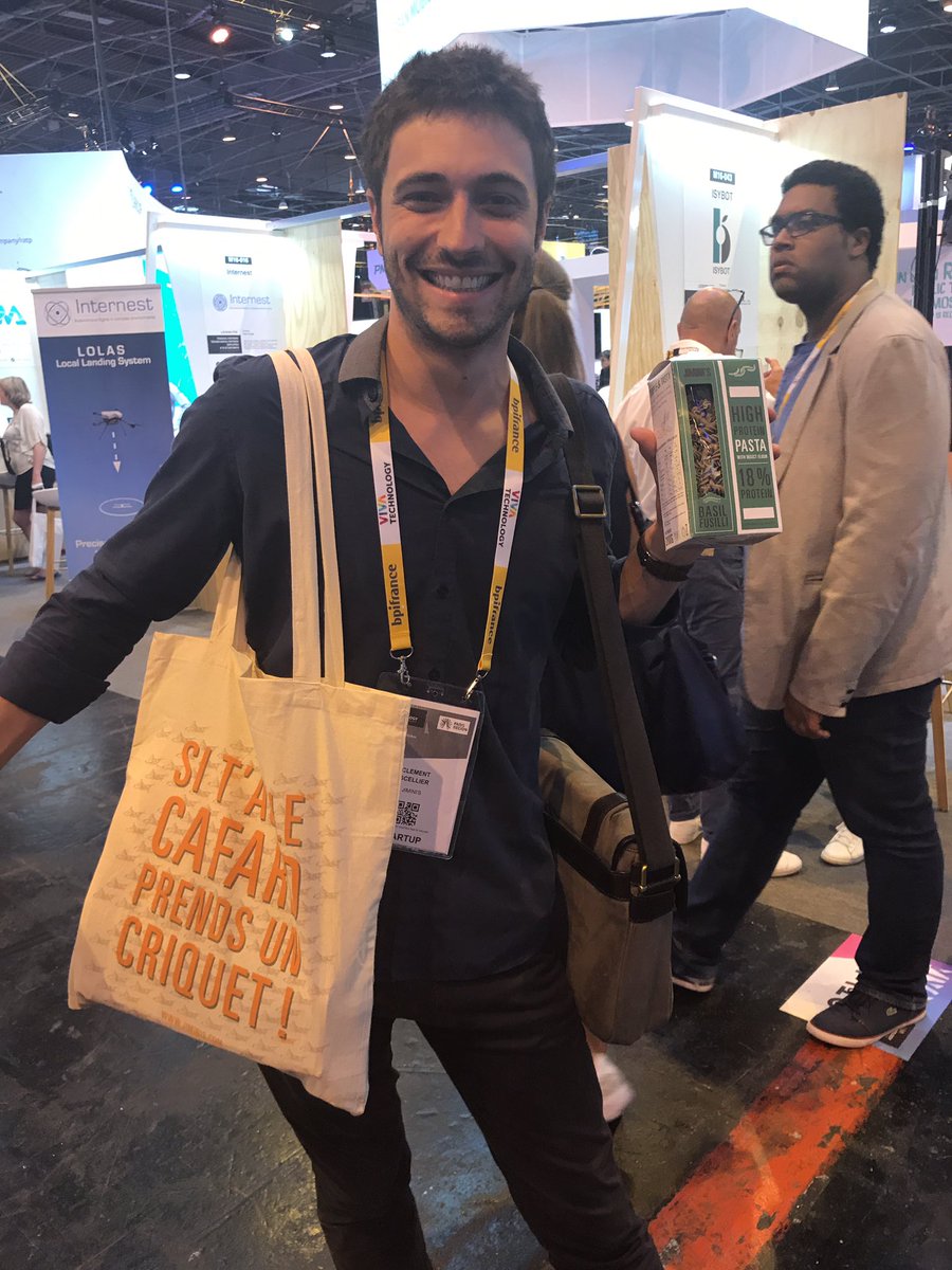 Marion_Breuil's tweet photo. @NicolasCamo représente @Jimini_s à #Vivatech #foodtech https://t.co/TjCvQOr5Ii