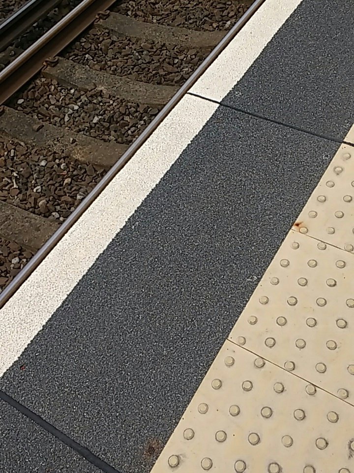 ContactMrsH's tweet photo. At the train station, and I'm very glad it's cloudy so the sun won't be burning my back. https://t.co/NzORZvDY4f