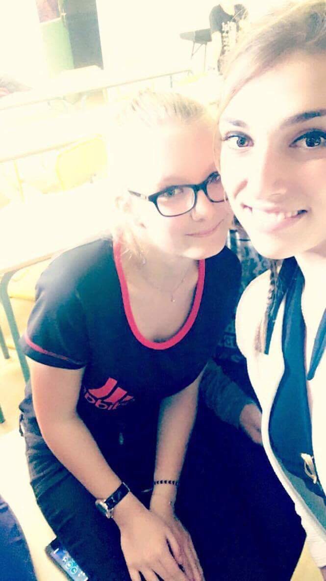 Chloe58444375's tweet photo. Trop bonne aprèm avec la famille je vous aimes #lesmieux ❤️❤️ #familleavie ❤️❤️ https://t.co/XnIwy01no5