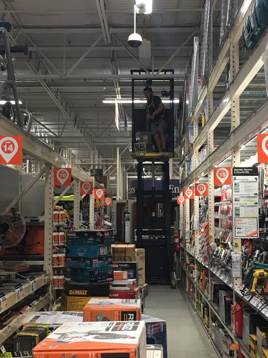 James_HD1843's tweet photo. Proud of my team, even when we're down two members we step up and get the job done. #inventoryteam Killing the overhead organization https://t.co/Q5PUkgSp9I