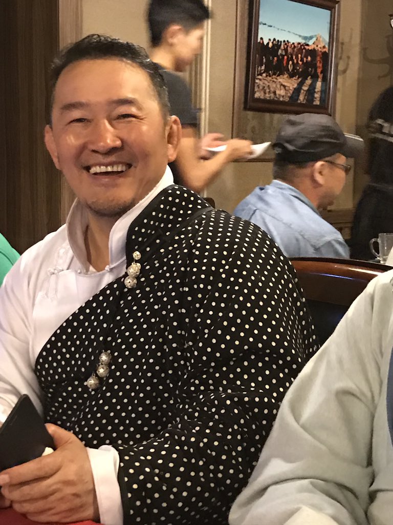 Хөвсгөлийн уулзалтын дараа амсхийн жиргээ уншиж байснаа...Нэг нь л гое жиргэсэн бололтой.