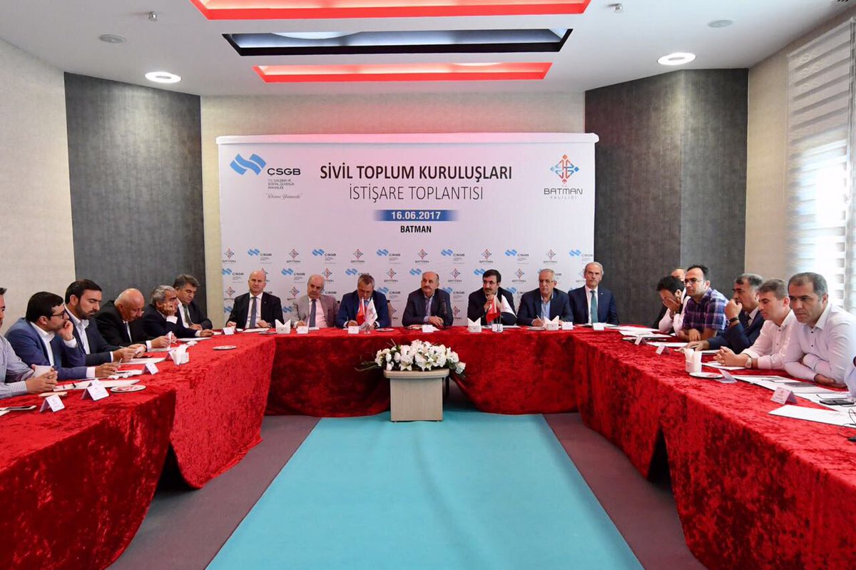 Kardeş ilimiz Batman Sivil Toplum Kuruluşları ve Kanaat Önderleri ile istişare etmek üzere bir araya geldik.