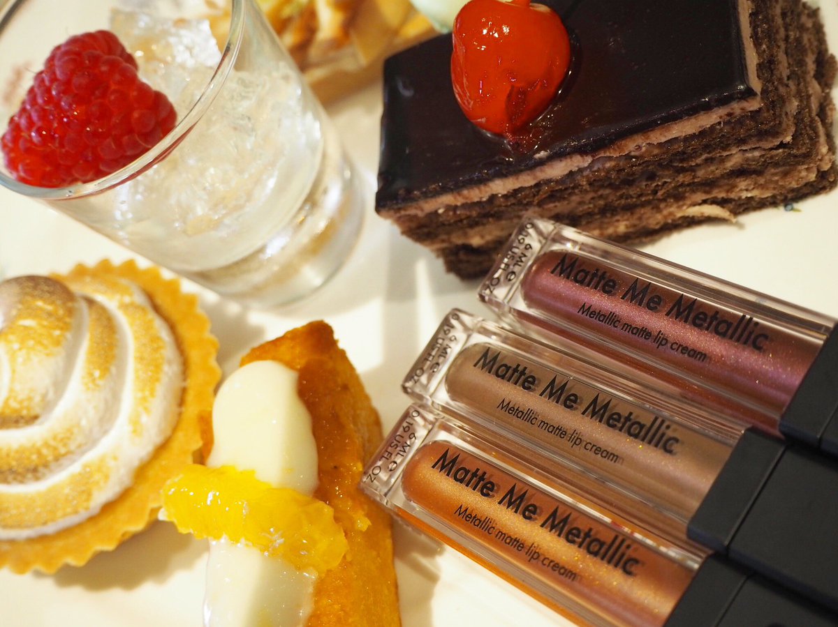 lovelygirlybits's tweet photo. Afternoon tea with @SleekMakeupIRL in Covent Garden Hotel - is this real life?! #sleekontour #distorteddreams https://t.co/ngDGhYMaOS