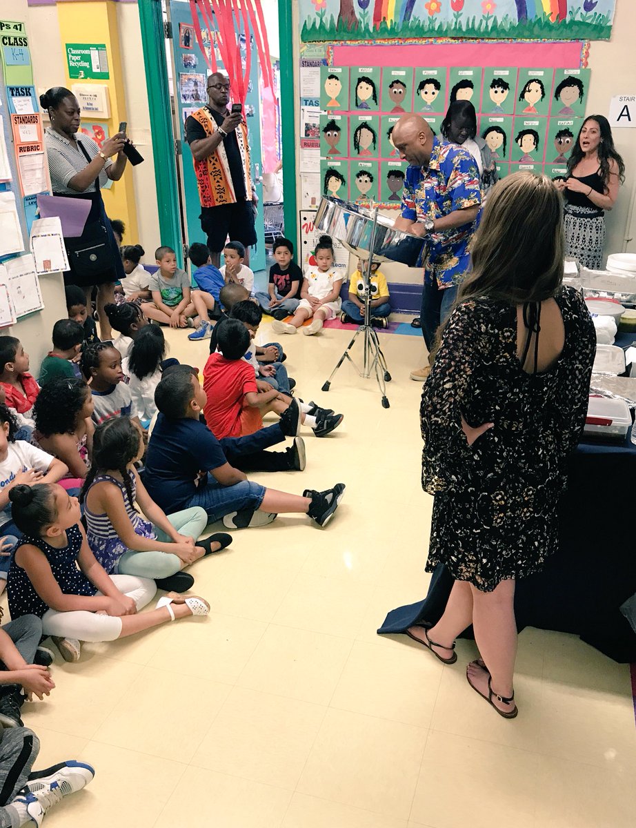🇩🇴🇯🇲🇲🇽🇵🇷Kindergarten continues the Culture celebrations! 🇵🇷🇲🇽🇯🇲🇩🇴@CSD12Bronx <a href="/NYCSchools/">NYC Public Schools</a> #EE