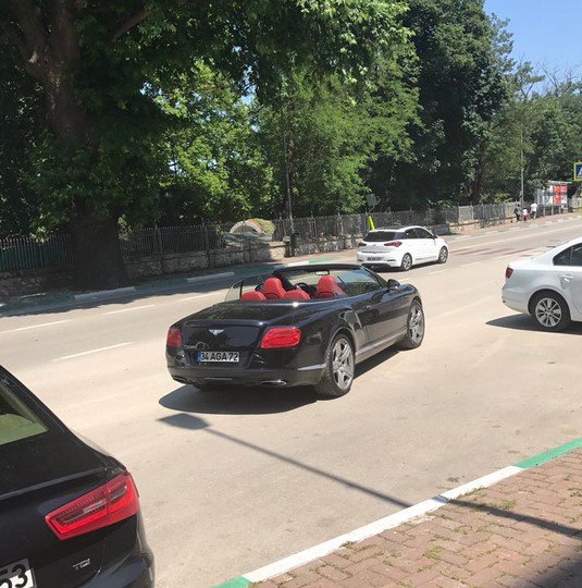 Ali Ağaoğlu'nun damadı aracını böyle park edip "bu burada kalacak" diyerek ortamdan ayrılmış

Bunlar hep gizli ezikliğin dışa vurumları